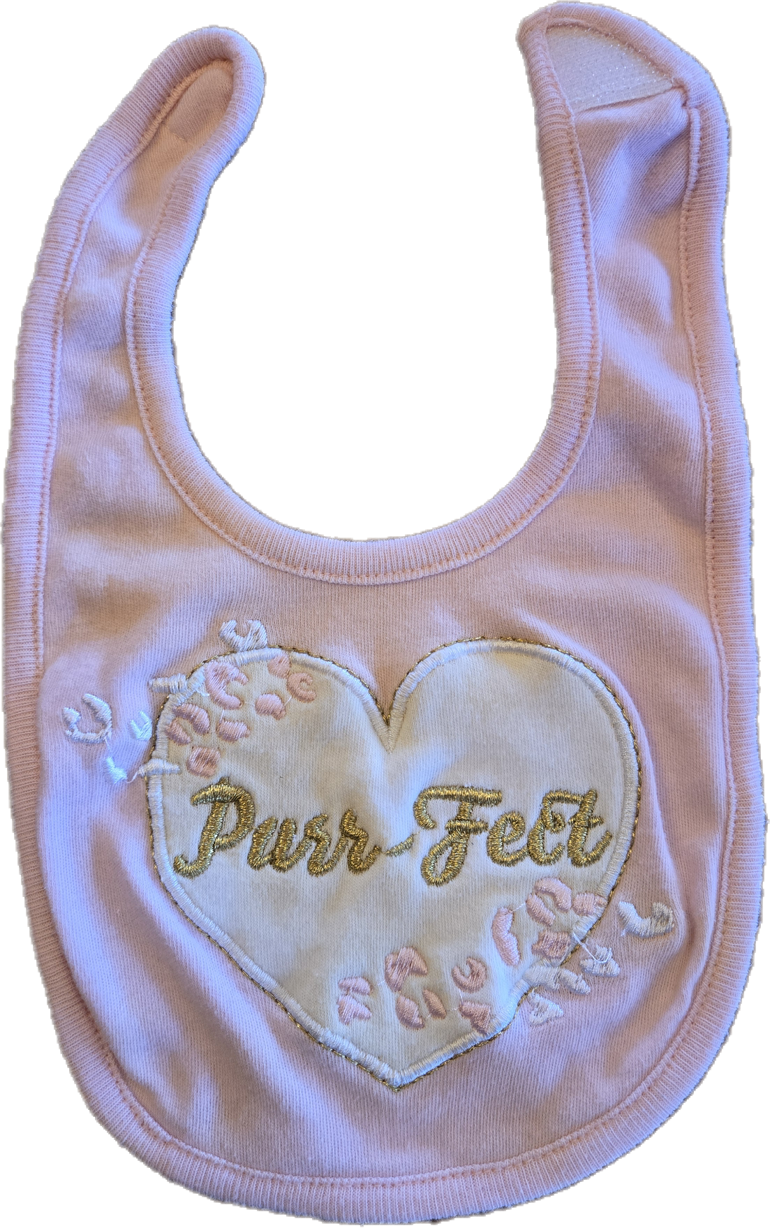 Bavoir rose pâle coeur