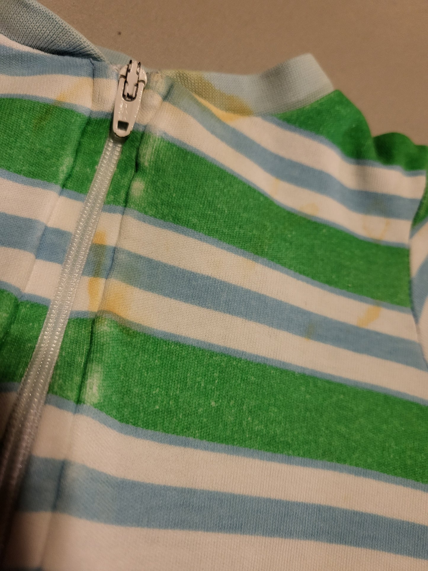 G- Pyjama rayé vert imparfait - 0/3 mois (taché)