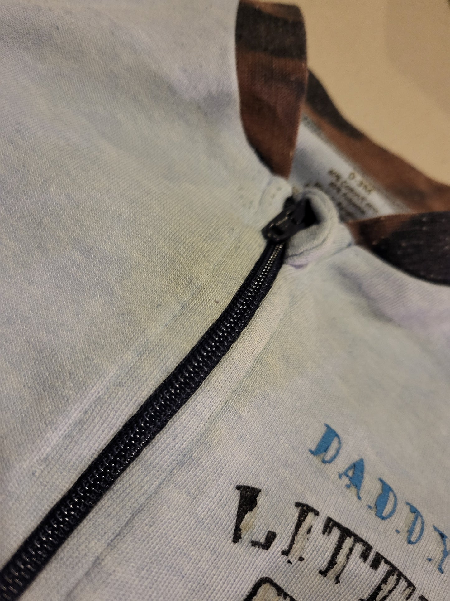 G- Pyjama bleu imparfait - 0/3 mois (taché et délavé)