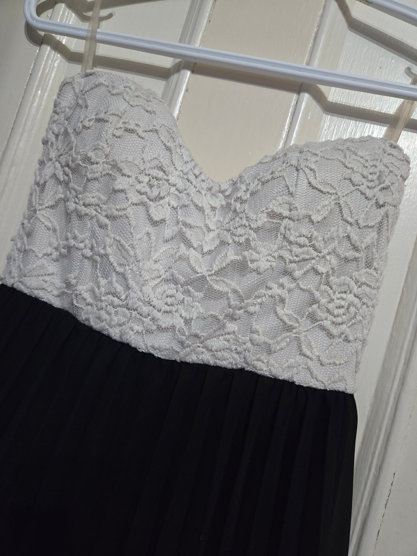 D - Robe de soirée noire blanche - small