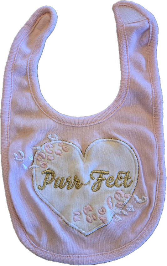 Bavoir rose pâle coeur